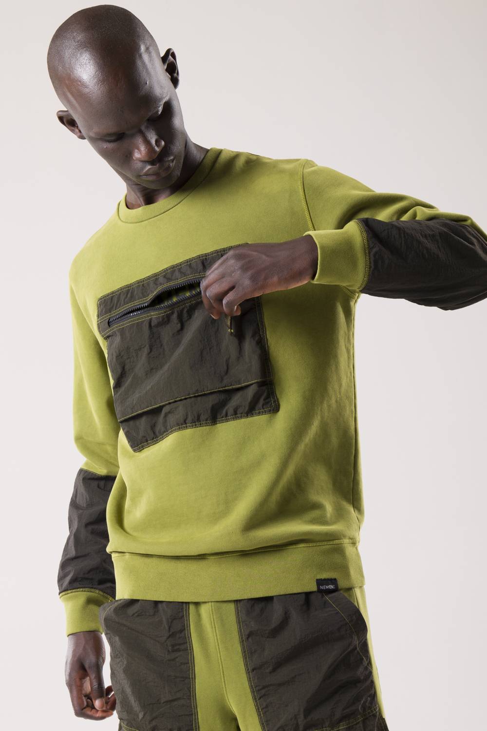 NemeN NMN_E22130F_207 [JYNX CHEST POCKET SWEATSHIRT] Prezzo Ridotto
