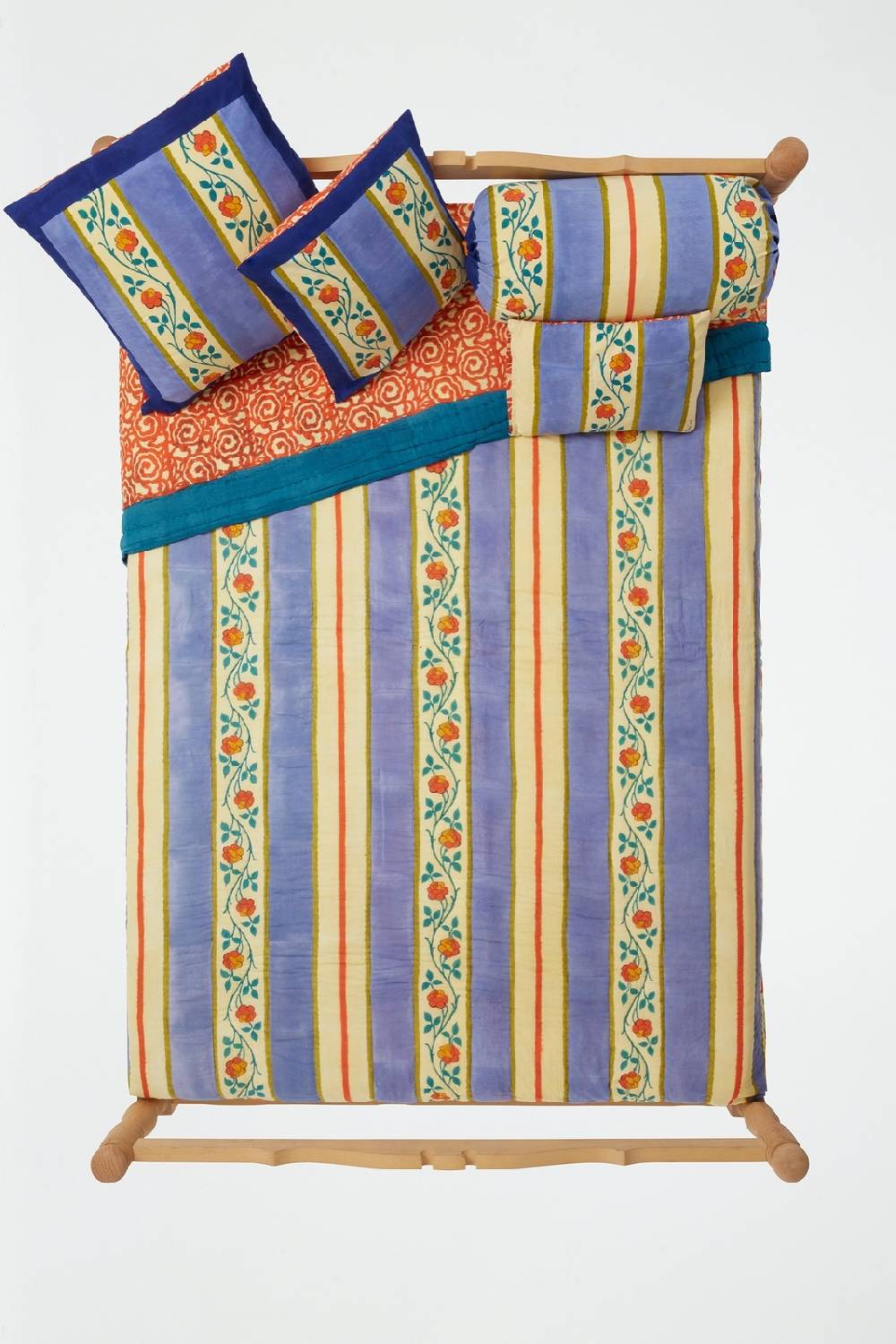 Lisa Corti trapunta reversibile 250x270cm varanasi stripes pervinch Fino al 60% di sconto