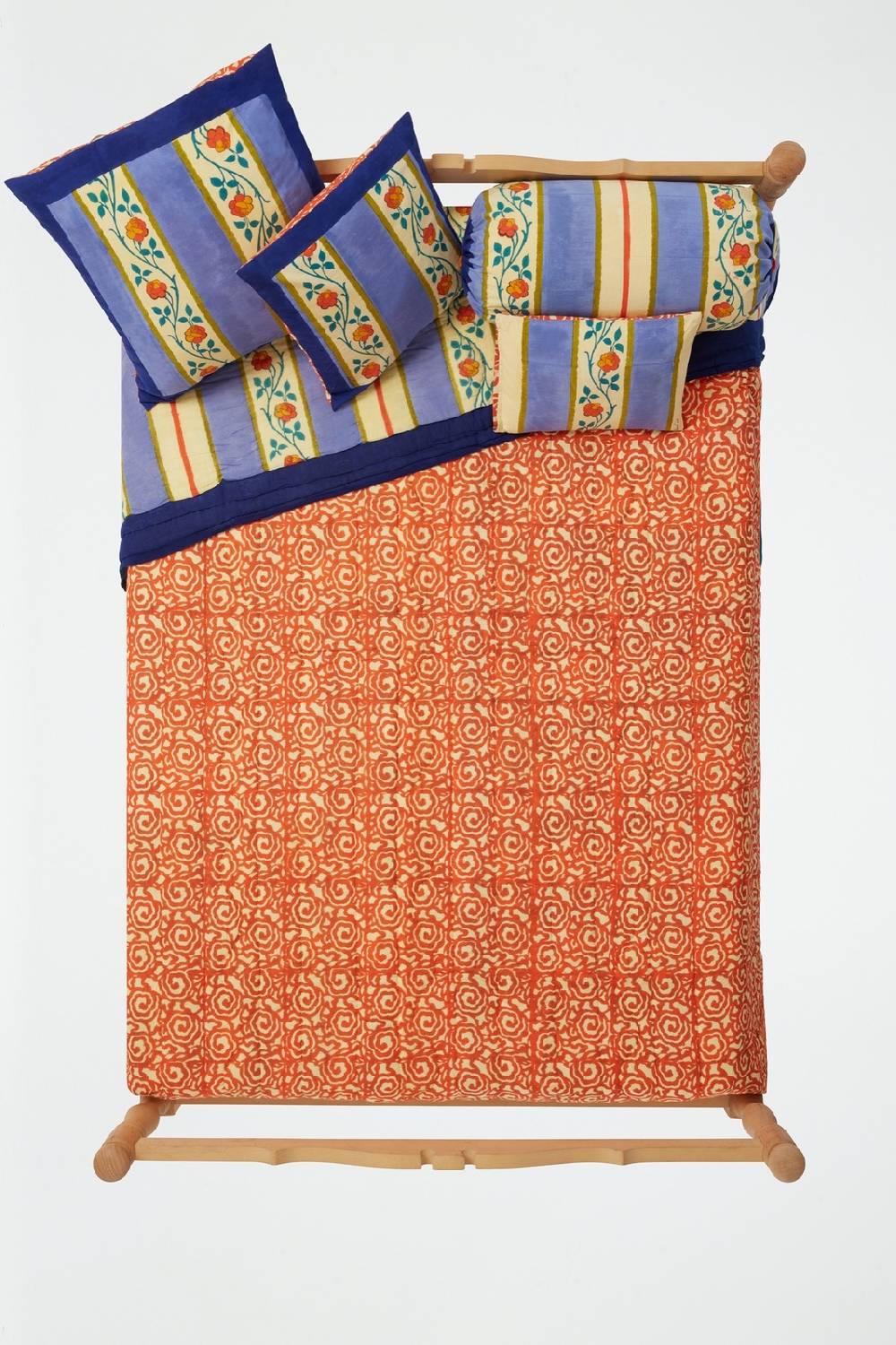 Lisa Corti trapunta reversibile 250x270cm varanasi stripes pervinch Fino al 60% di sconto
