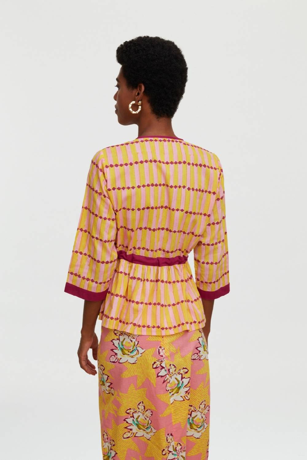Lisa Corti top rainbow diamond stripes light yellow Offerta migliore