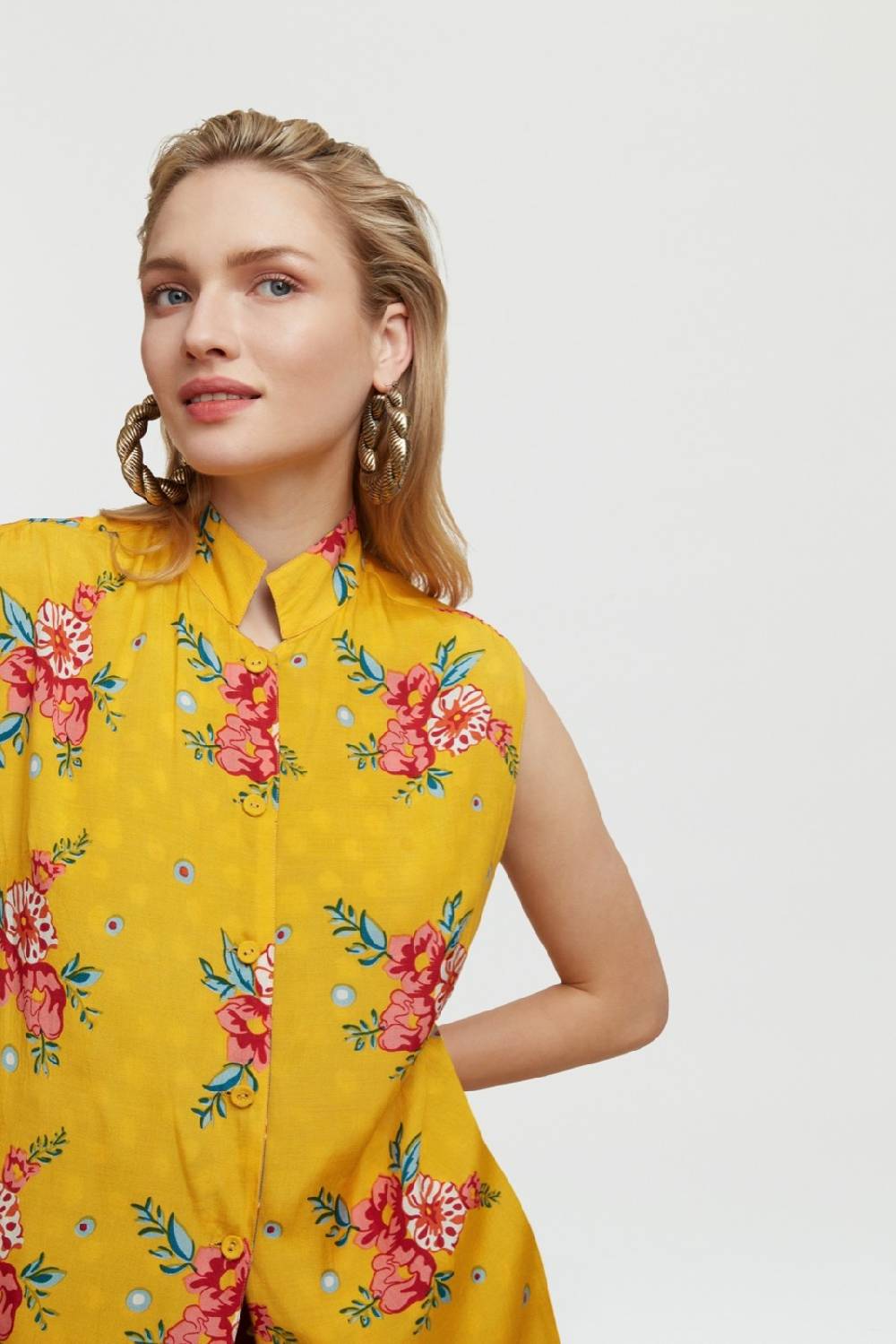 Lisa Corti gilet lungo myanmar bukhara flower gold Latest stili