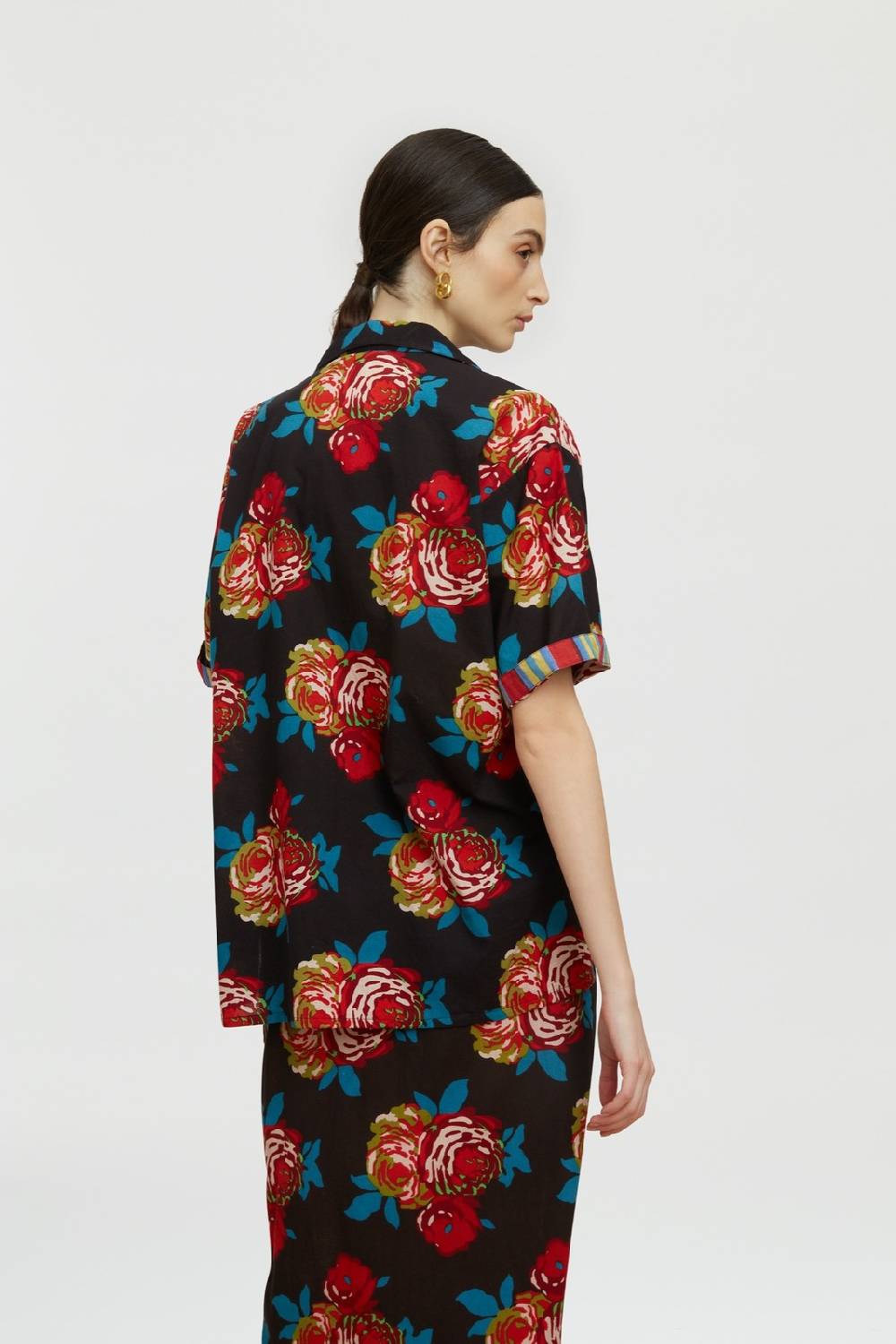 Lisa Corti camicia hawaian bold rose black Ritorno libero
