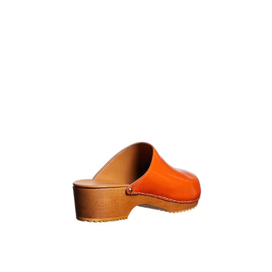 FIGURE DECORATIVE ZOCCOLI IN PELLE E LEGNO Sconto