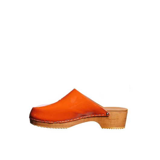 FIGURE DECORATIVE ZOCCOLI IN PELLE E LEGNO Sconto