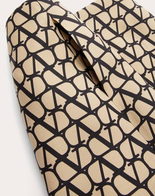 Red Valentino SHORTS IN CREPE COUTURE TOILE ICONOGRAPHE Offerta temporanea