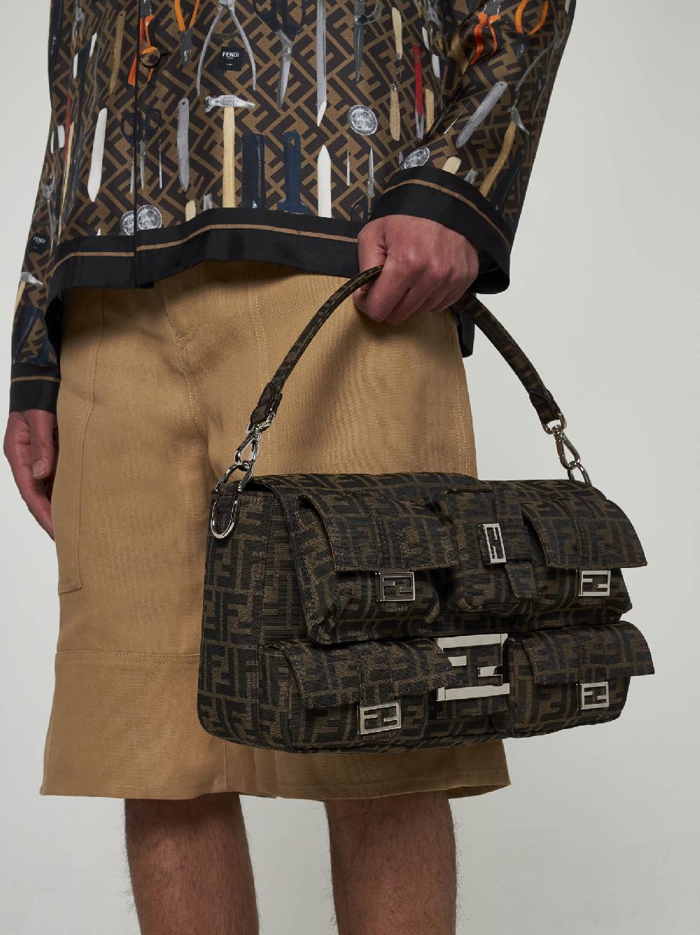 FENDI Borsa Baguette Multipocket Maxi in tessuto FF Consegna Veloce