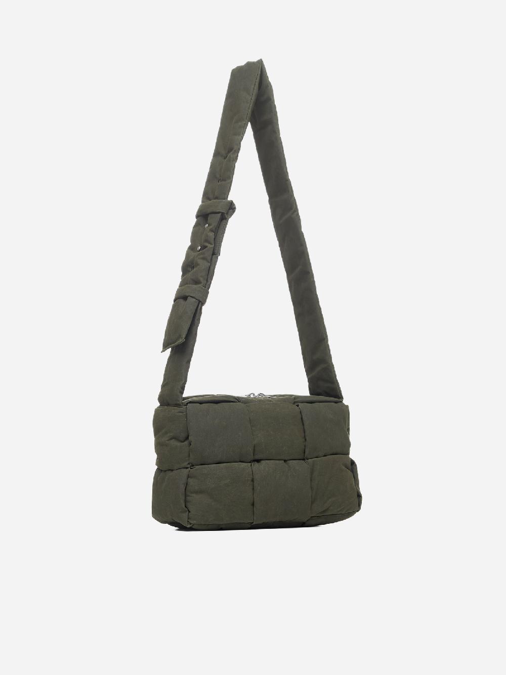 BOTTEGA VENETA Borsa Cassette Padded Tech media in cotone Convenienza