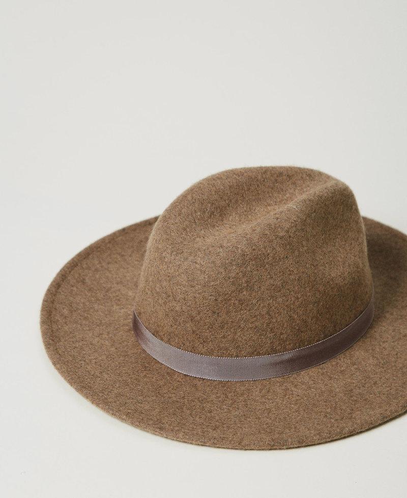 Scee by twin set Cappello in panno con Oval T Soddisfazione Garantita