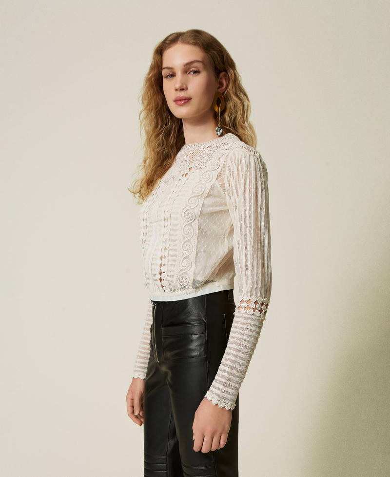 Scee by twin set Blusa in mussola con pizzo e ricami Promozione