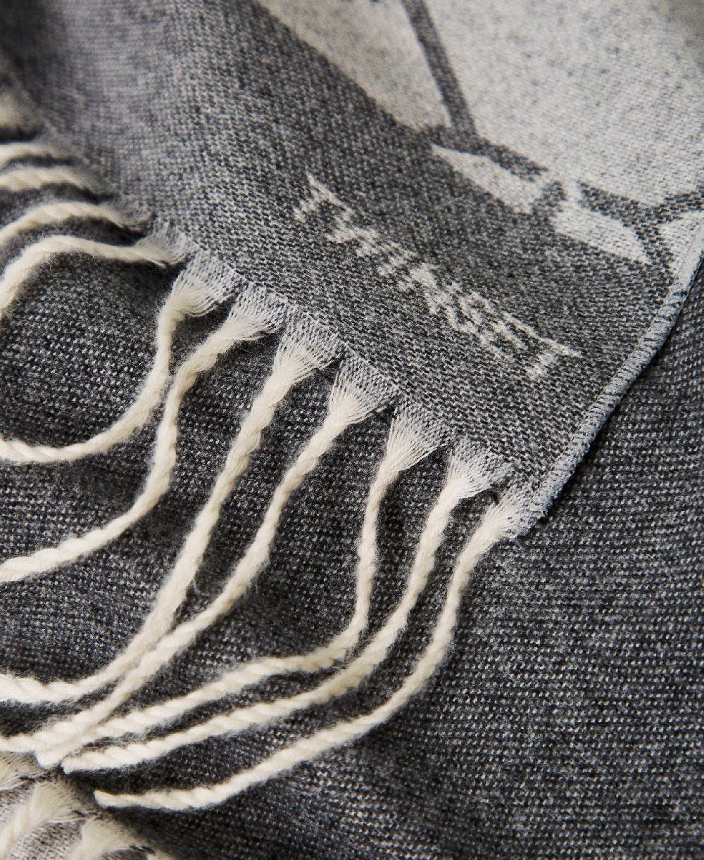 Scee by twin set Stola jacquard con Oval T Sottocosto