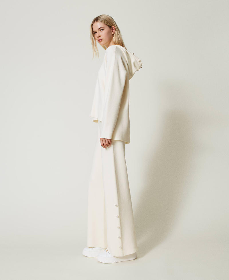 Scee by twin set Pantaloni wide leg in maglia con perle Offerta