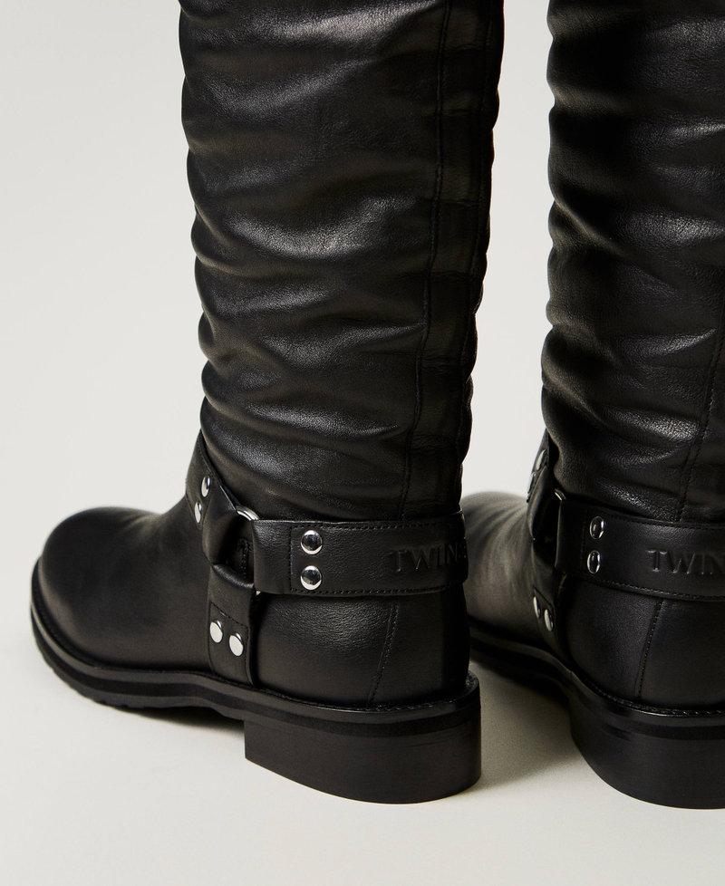 Scee by twin set Stivali alti 'Darcy' in pelle con cinturini In Linea