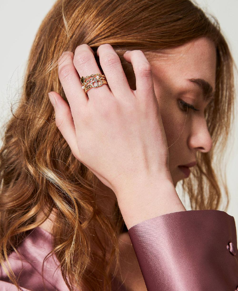 Scee by twin set Anello con perle e Oval T Offerte stagionali