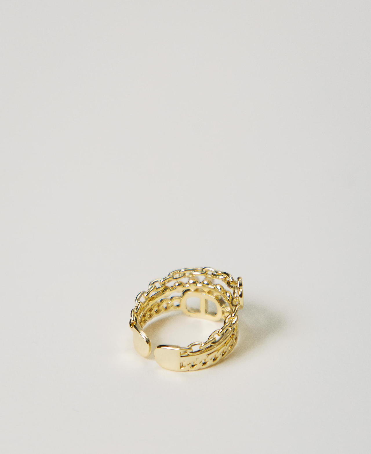 Scee by twin set Anello con perle e Oval T Offerte stagionali