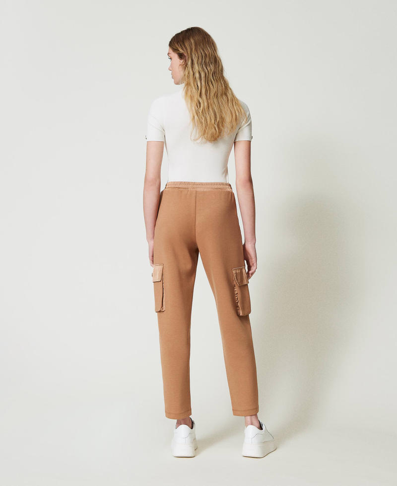 Scee by twin set Pantaloni cargo in tessuto scuba e raso Comprane uno, ottenene uno gratis
