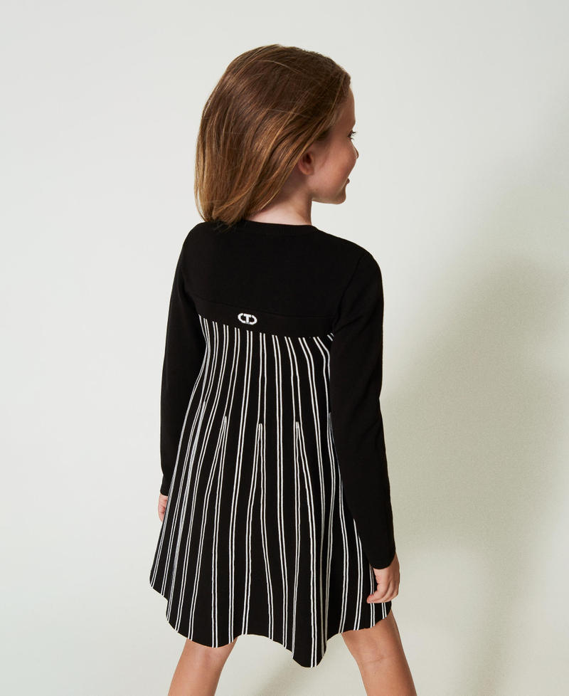 Scee by twin set Abito corto in maglia a righe flexage Ultimi due giorni