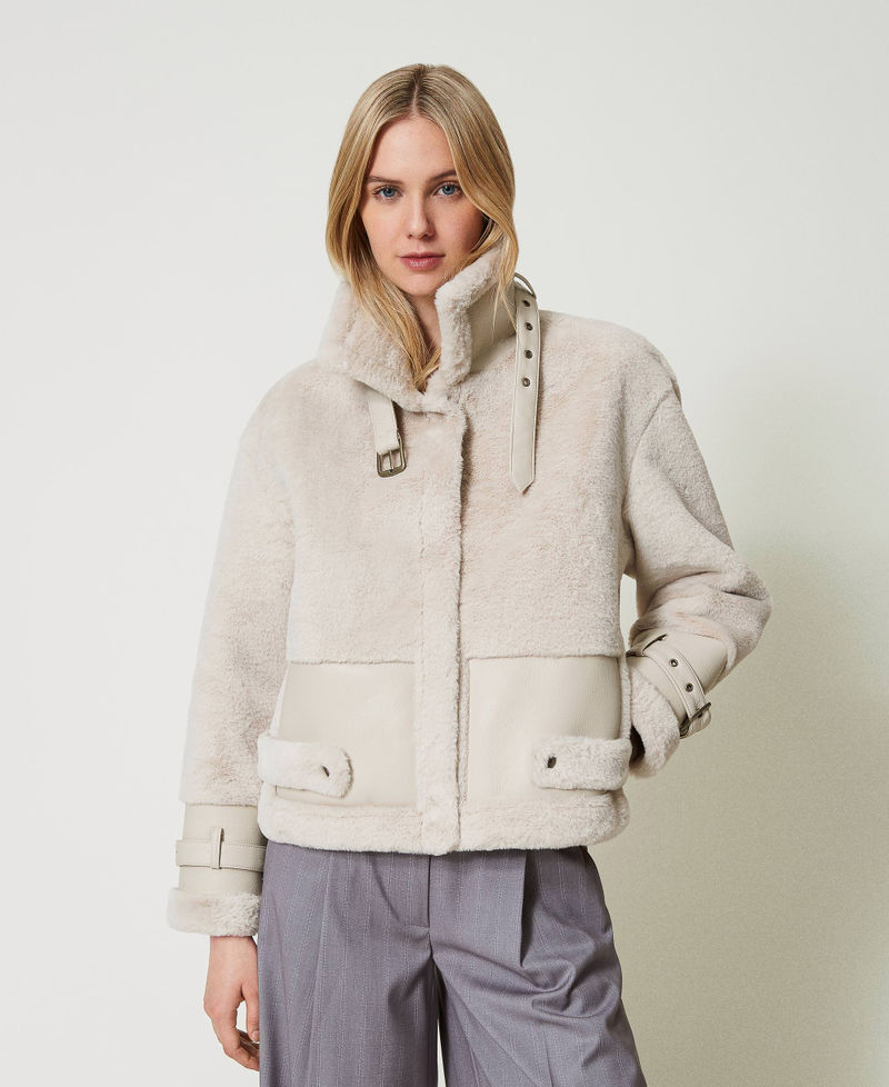 Scee by twin set Giacca in faux fur con cinturini Officina