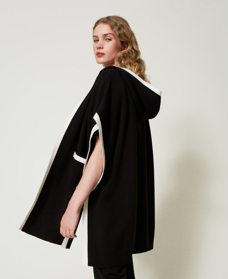 Scee by twin set Poncho in maglia con tasche Sconto