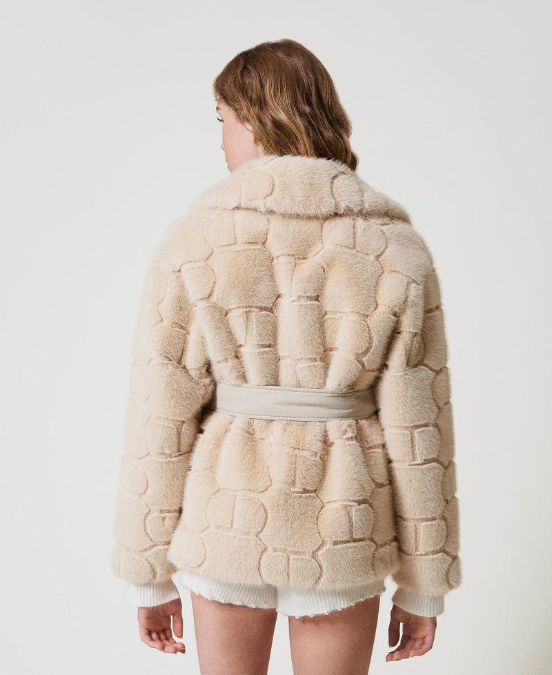 Scee by twin set Cappotto corto in faux fur con Oval T Offerta natalizia
