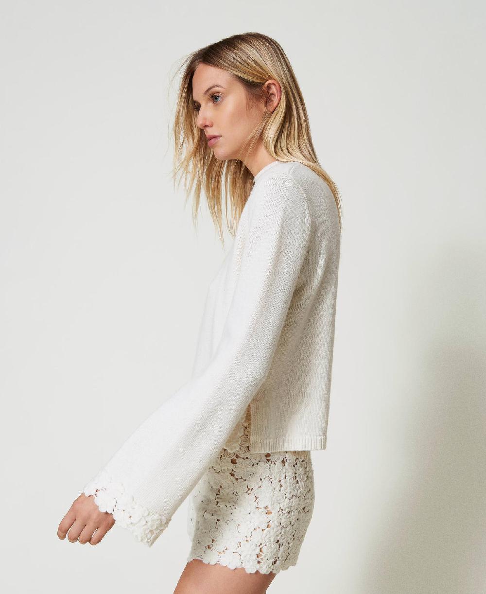 Scee by twin set Maglia lupetto in misto lana con ricamo Offerta temporanea