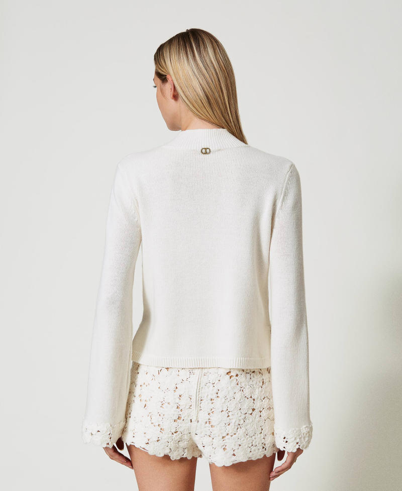 Scee by twin set Maglia lupetto in misto lana con ricamo Offerta temporanea