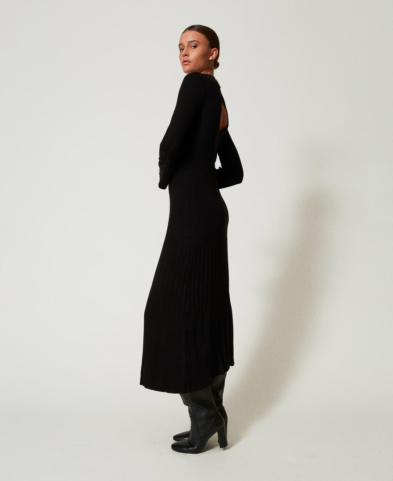 Scee by twin set Abito lungo in maglia a coste con apertura Liquidazione