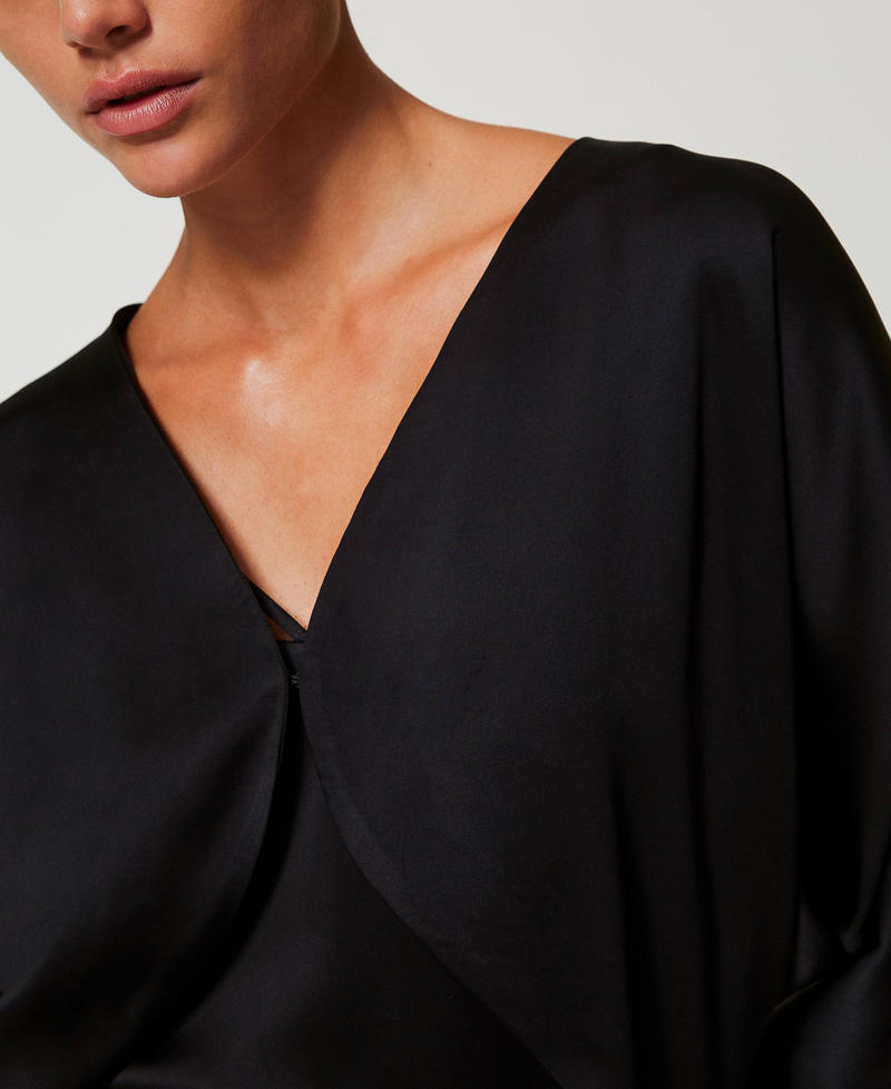 Scee by twin set Coprispalle in raso Latest stili