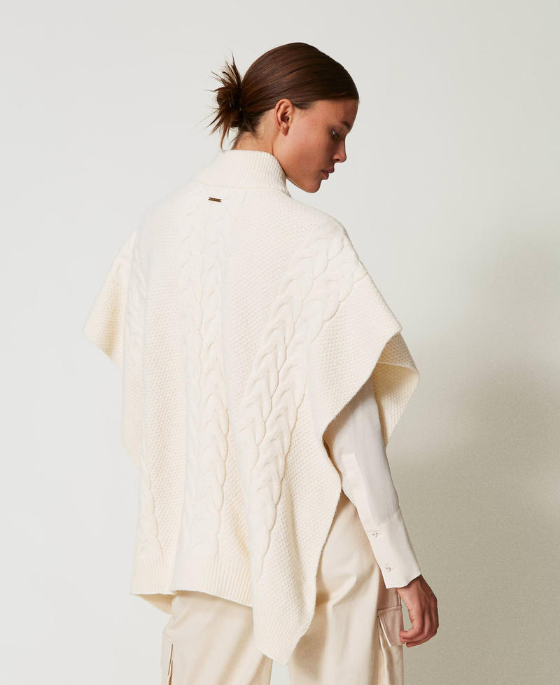 Scee by twin set Poncho in maglia con trecce Offerta esclusiva