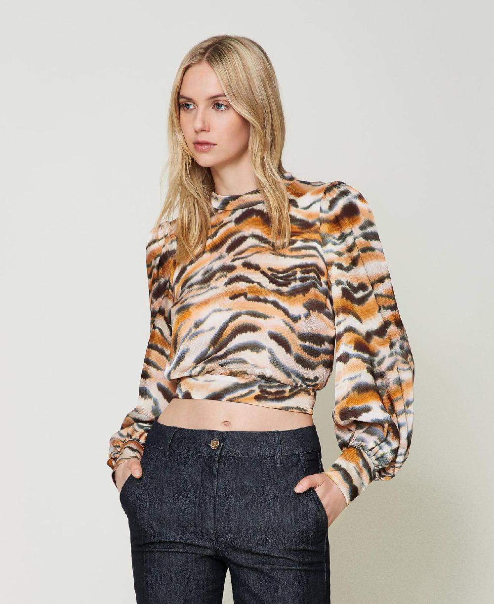Scee by twin set Blusa cropped in raso animalier Offerte giornaliere