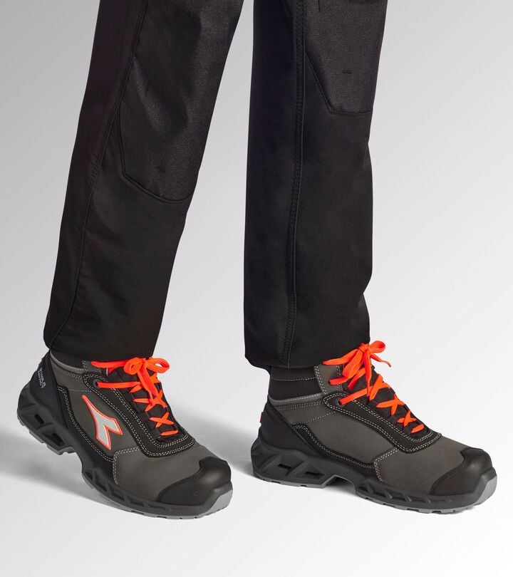 Utility Diadora SHARK STA IMP LEAT MID S3S FO SR SC ESD Scarpa antinfortunistica alta Limitato a 3 giorni