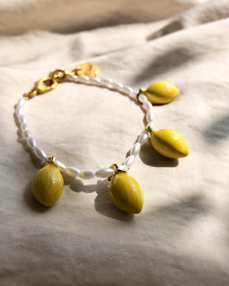 Y'am Capri Pearl bracelet with pendants lemons Fino Al -60%