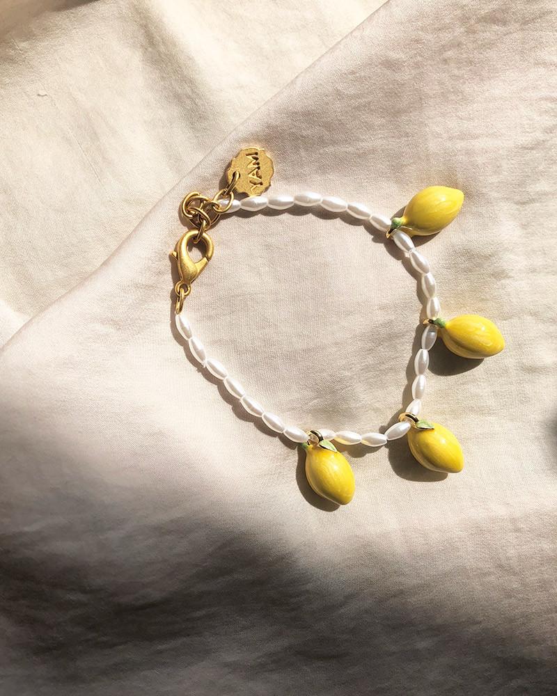 Y'am Capri Pearl bracelet with pendants lemons Fino Al -60%