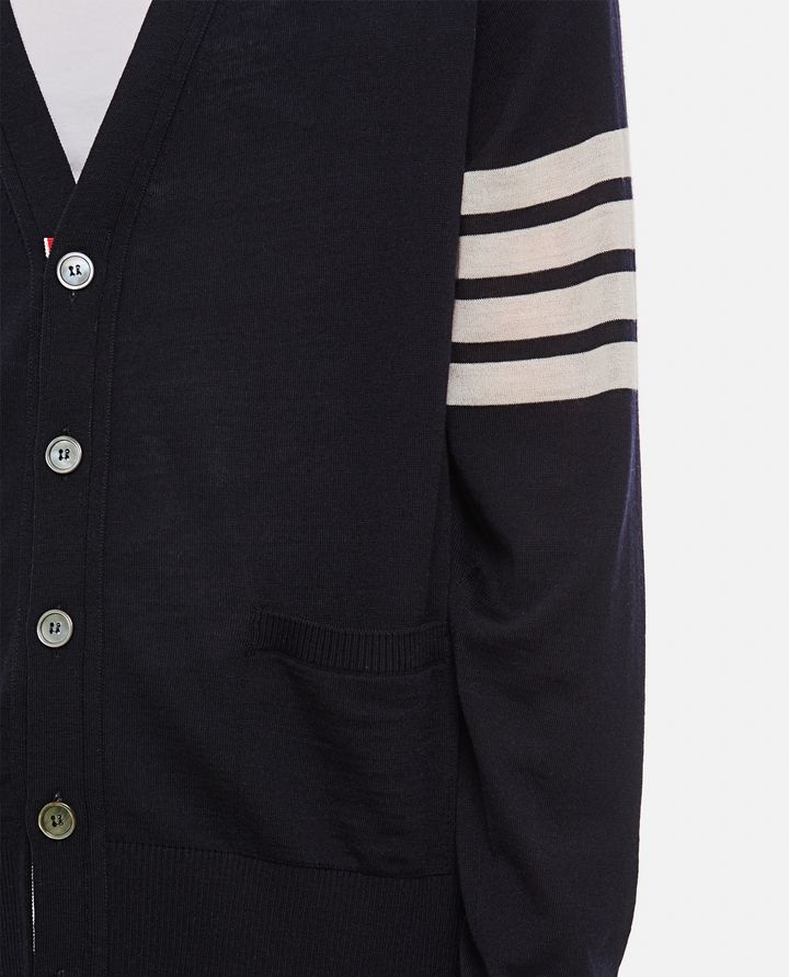 Thom Browne CARDIGAN CLASSICO SCOLLO A V Rilascio limitato