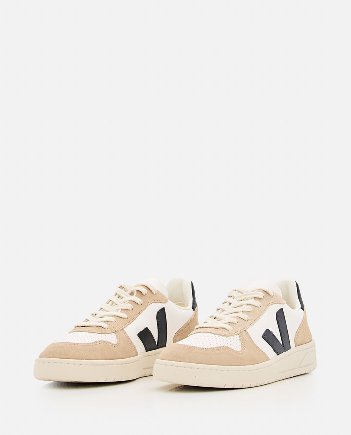 Veja V 10 SNEAKERS Presa