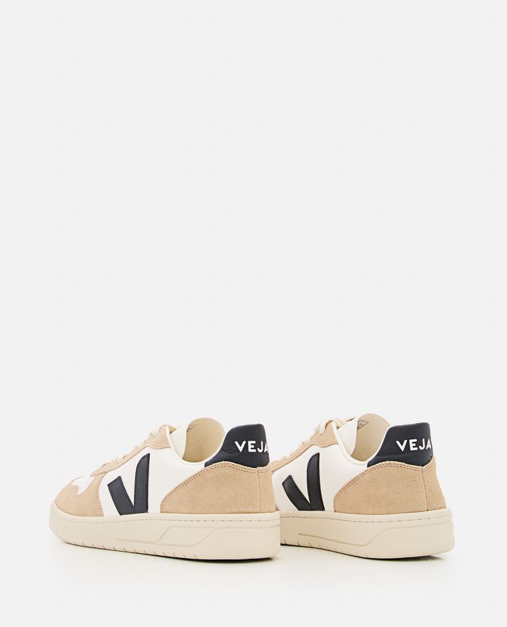 Veja V 10 SNEAKERS Presa