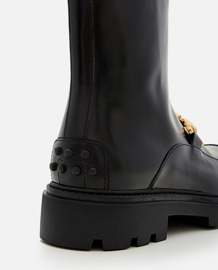 Tod's STIVALETTI CON SUOLA IN GOMMA Comprane uno, ottenene uno gratis