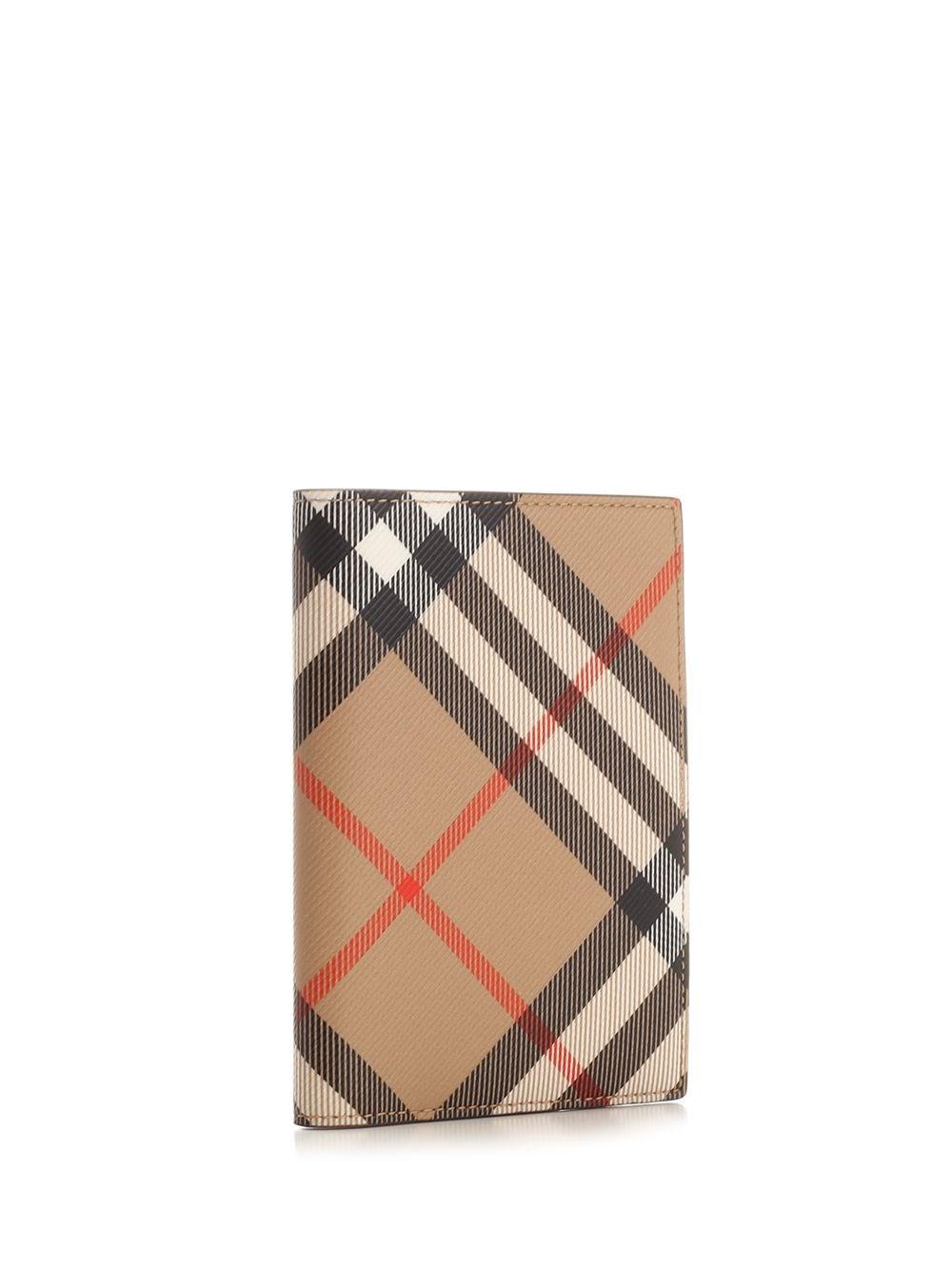 Al Duca D'Aosta Burberry Porta passaporto Offerta Pasqua